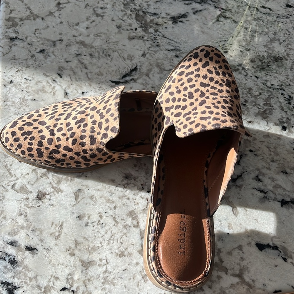 Indigo rd. Sueded mules